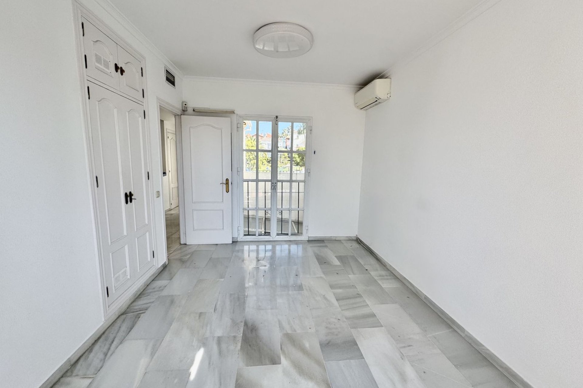 Reventa - House - Townhouse - Estepona - Estepona Centro