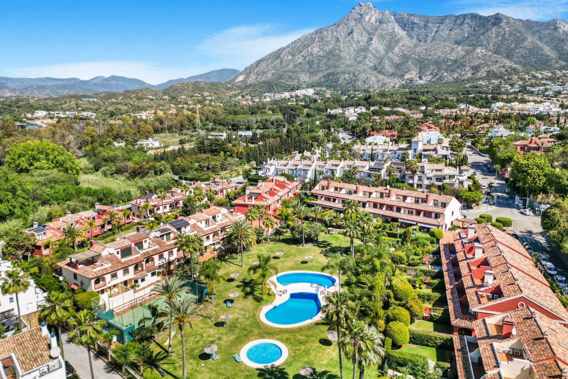 Reventa - House - Townhouse - Marbella - Nagüeles