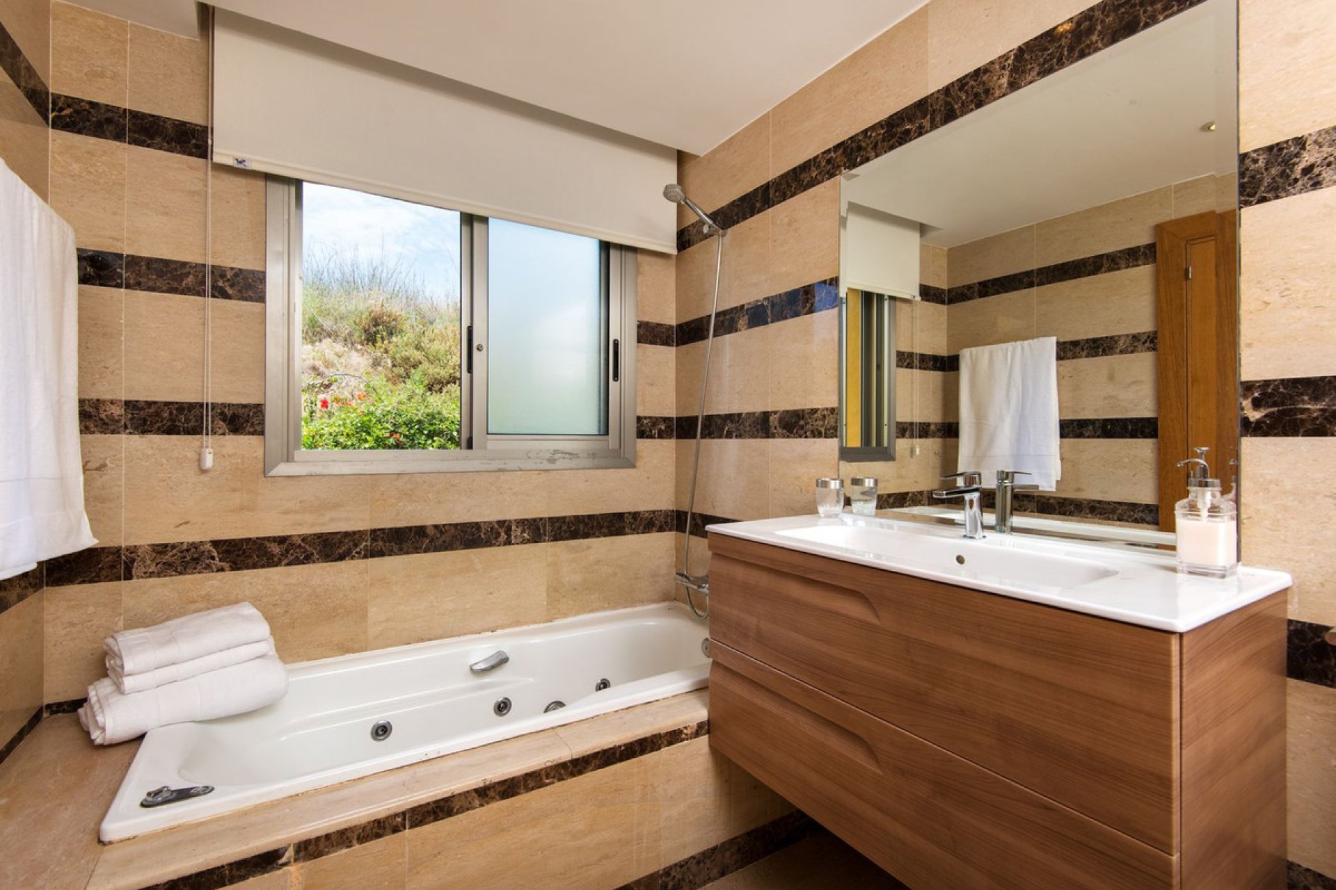 Reventa - House - Townhouse - Marbella - Nagüeles