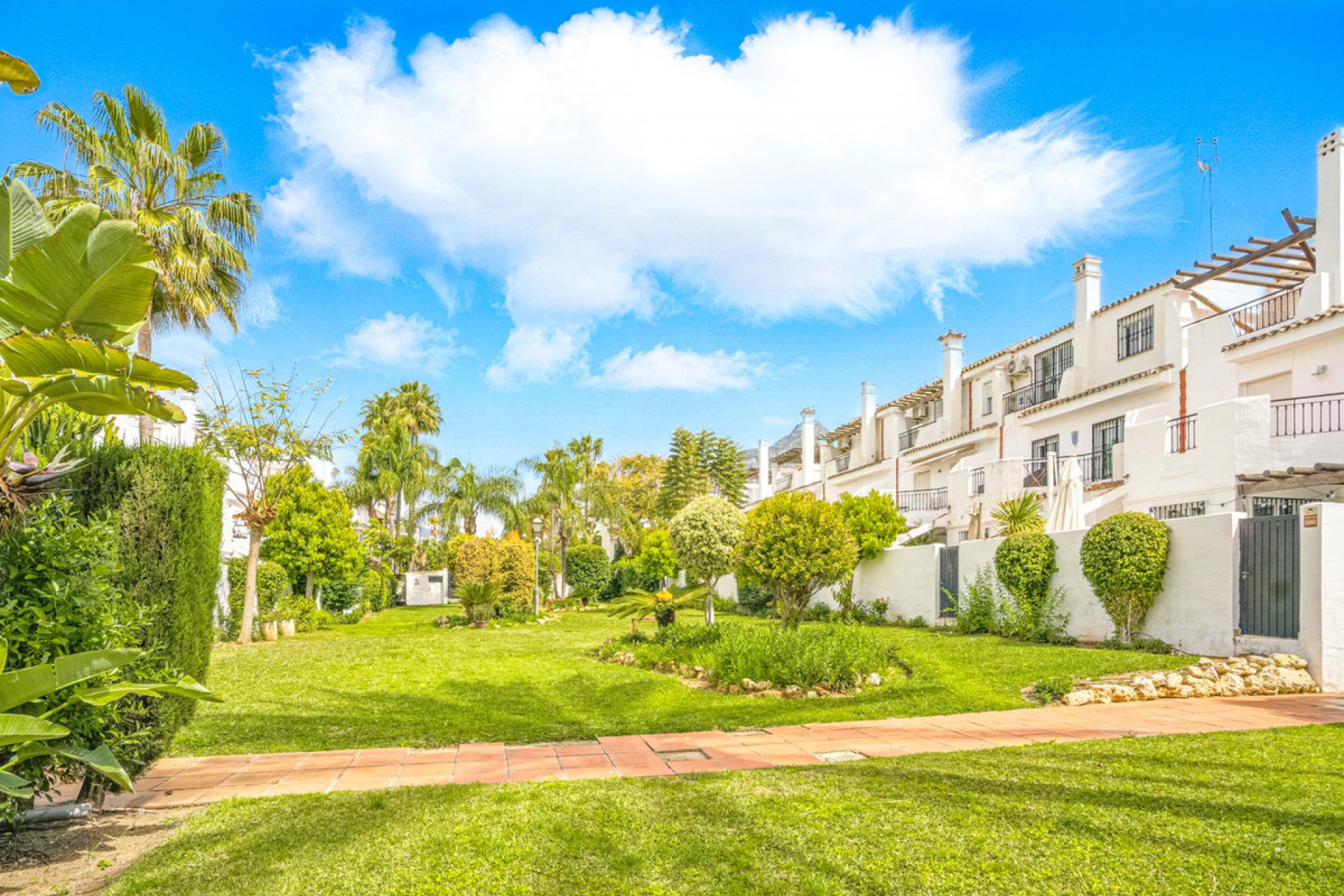 Reventa - House - Townhouse - Marbella - Nueva Andalucia