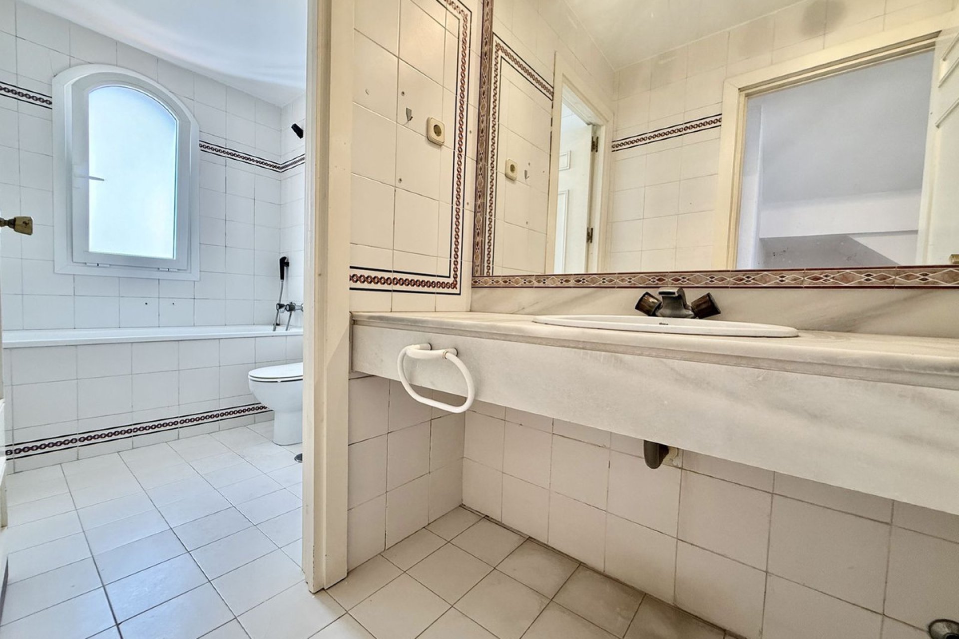 Reventa - House - Townhouse - Marbella - Nueva Andalucia