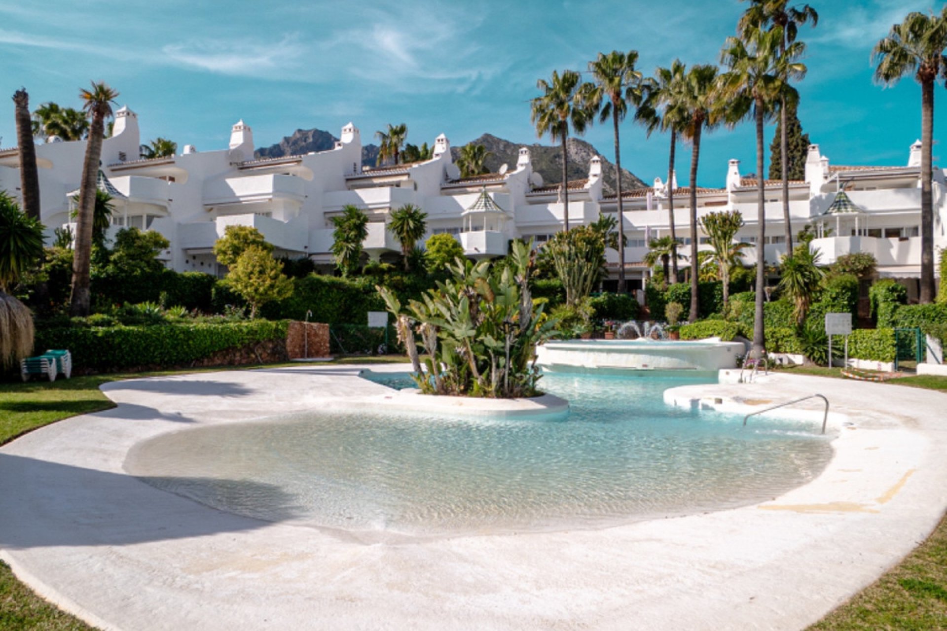 Reventa - House - Townhouse - Marbella - Sierra Blanca