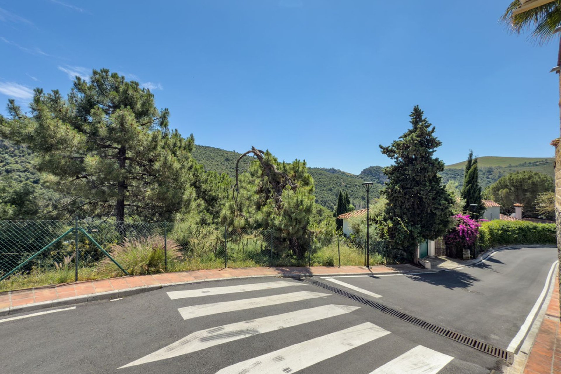 Reventa - Plot - Residential Plot - Benahavís - Benahavís Centro