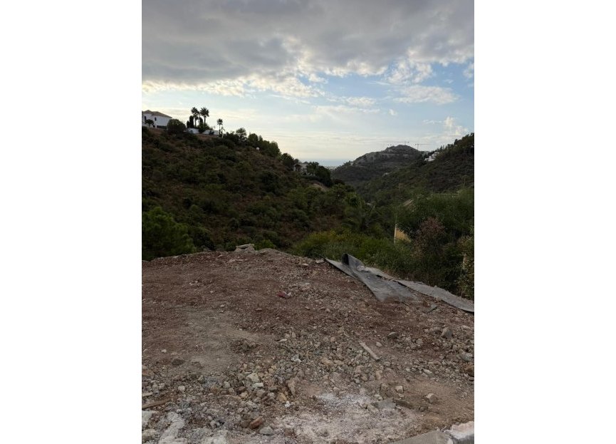 Reventa - Plot - Residential Plot - Benahavís - El Madroñal