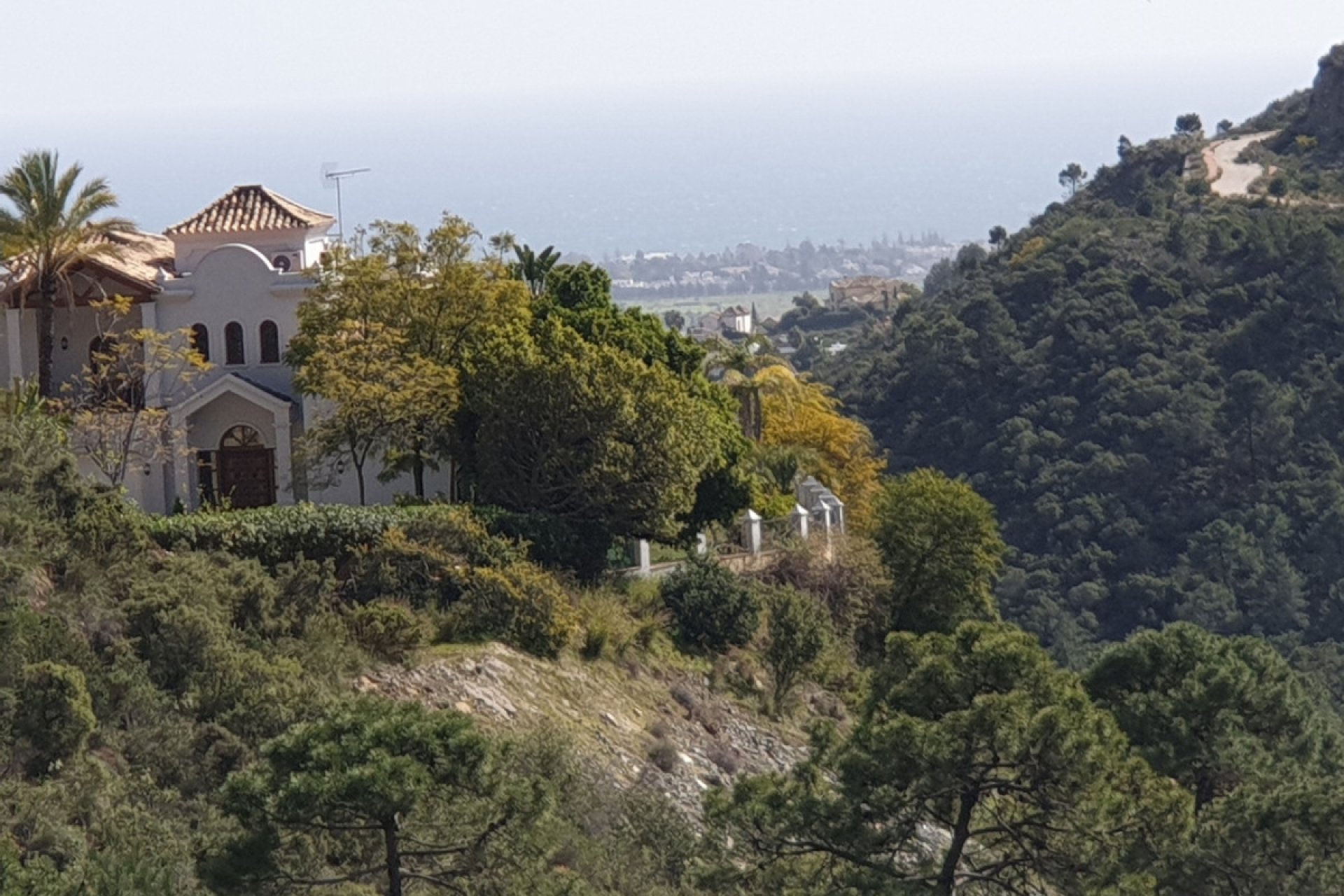 Reventa - Plot - Residential Plot - Benahavís - El Madroñal