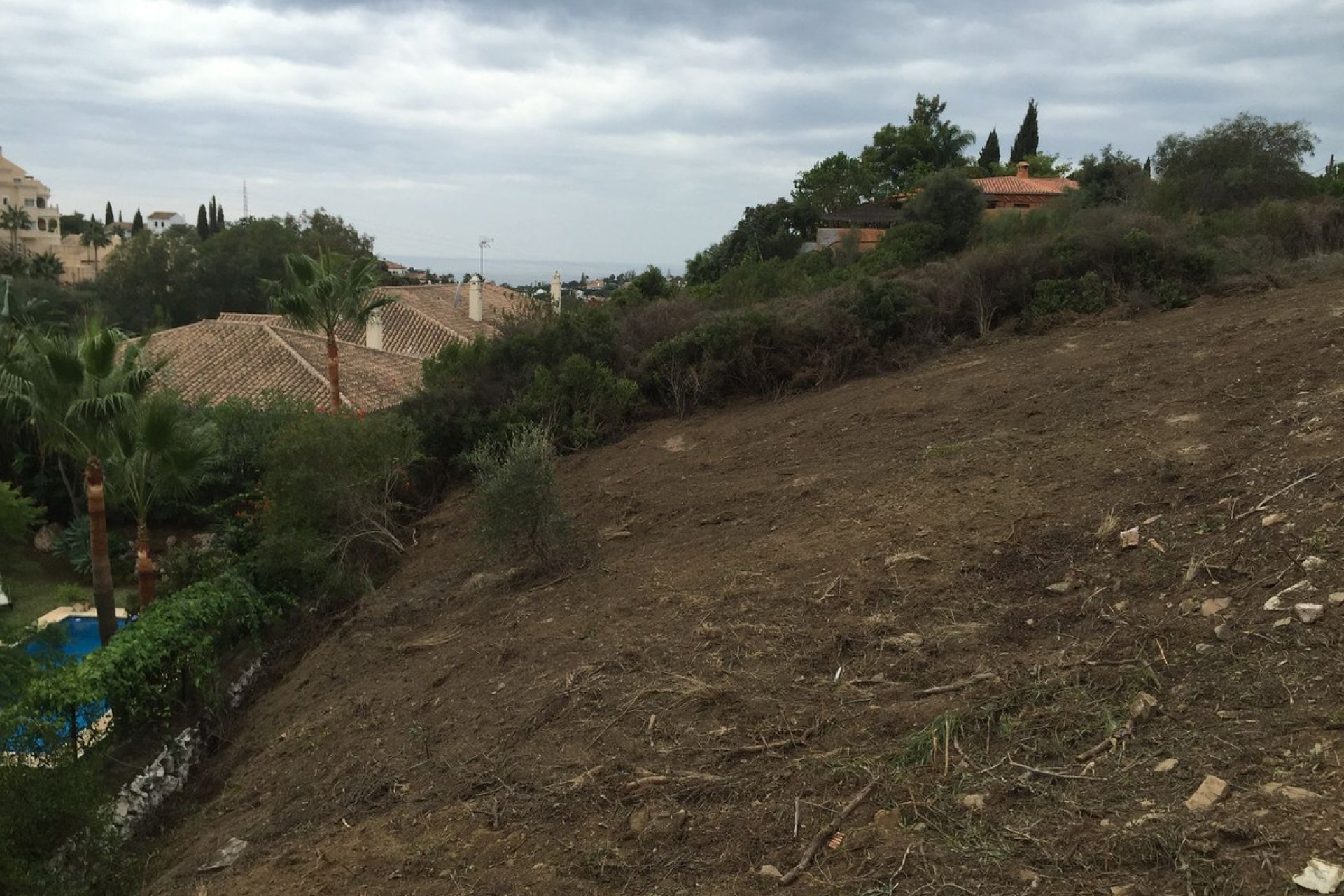 Reventa - Plot - Residential Plot - Marbella - Elviria