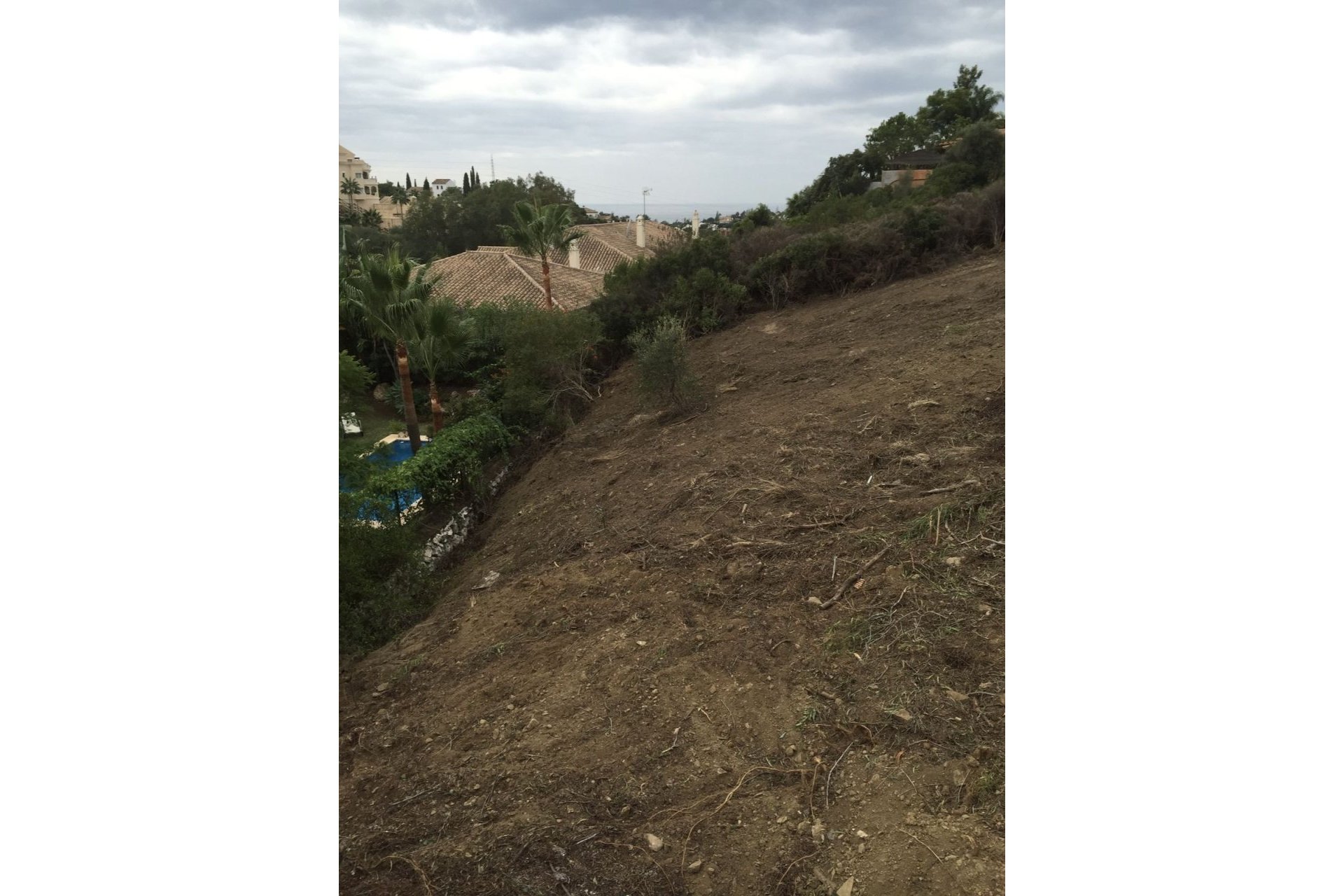 Reventa - Plot - Residential Plot - Marbella - Elviria
