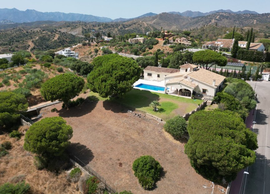 Reventa - Plot - Residential Plot - Marbella - Elviria
