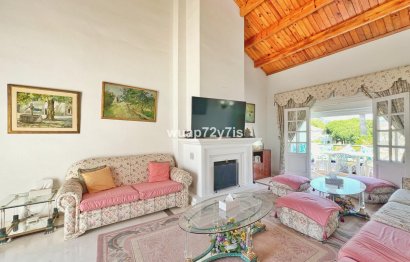 Resale - Apartment - Top Floor Apartment - Estepona - El Presidente