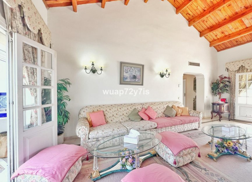 Resale - Apartment - Top Floor Apartment - Estepona - El Presidente