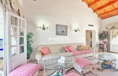 Resale - Apartment - Top Floor Apartment - Estepona - El Presidente