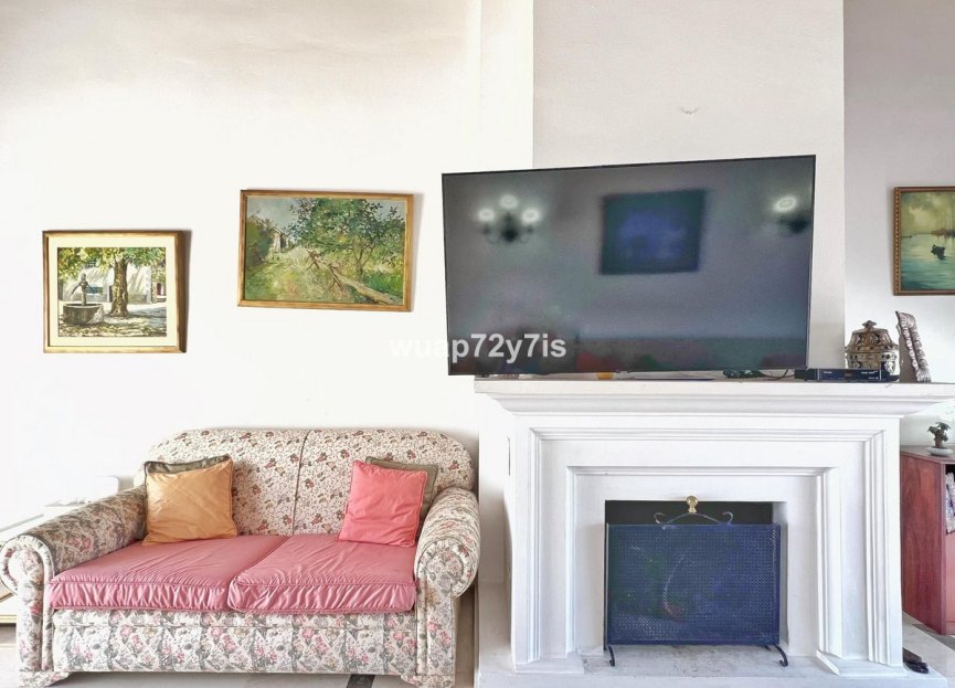 Resale - Apartment - Top Floor Apartment - Estepona - El Presidente