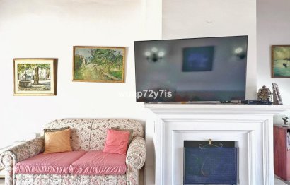 Resale - Apartment - Top Floor Apartment - Estepona - El Presidente