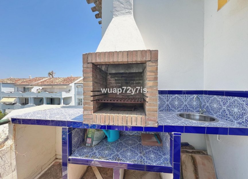 Resale - Apartment - Top Floor Apartment - Estepona - El Presidente