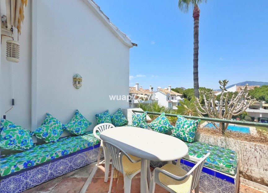 Resale - Apartment - Top Floor Apartment - Estepona - El Presidente