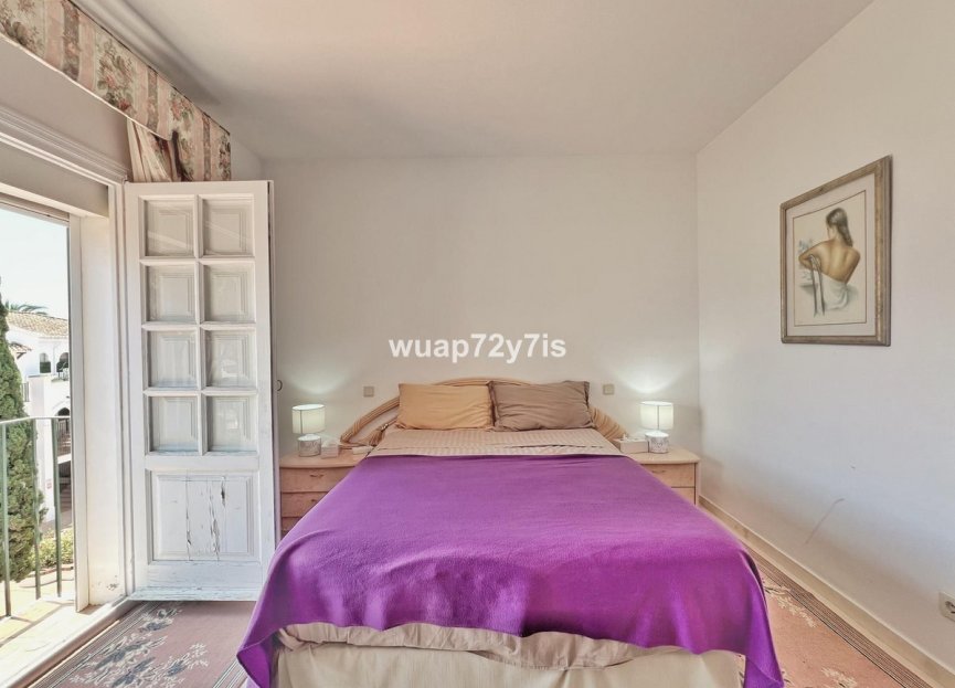 Resale - Apartment - Top Floor Apartment - Estepona - El Presidente