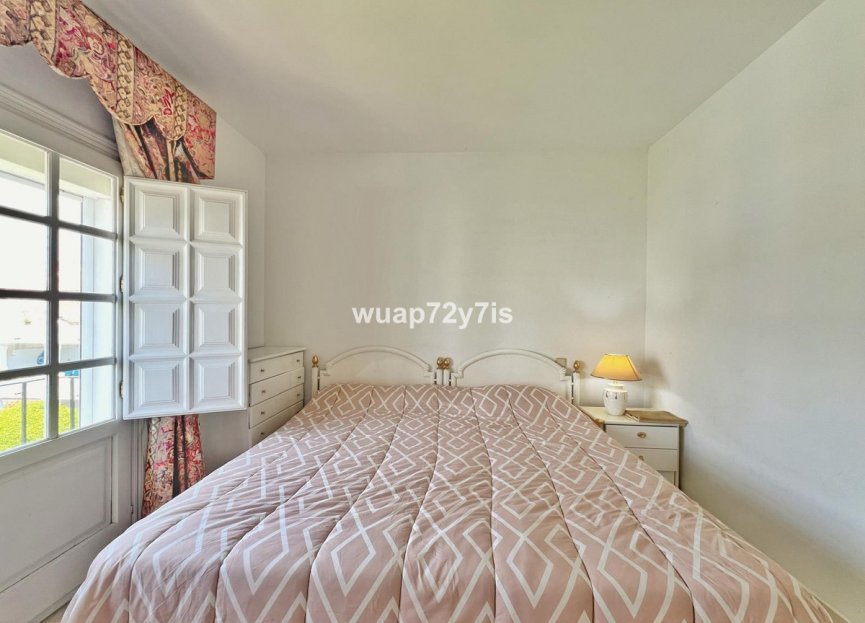 Resale - Apartment - Top Floor Apartment - Estepona - El Presidente