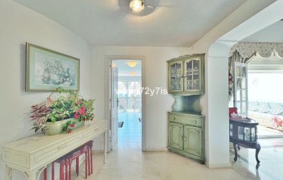 Resale - Apartment - Top Floor Apartment - Estepona - El Presidente