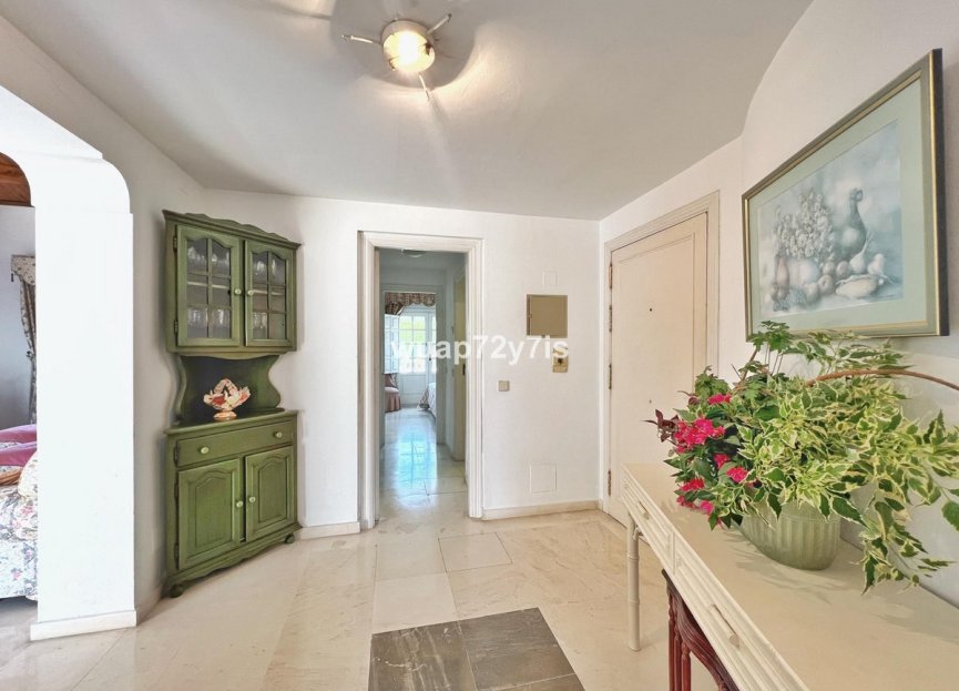 Resale - Apartment - Top Floor Apartment - Estepona - El Presidente