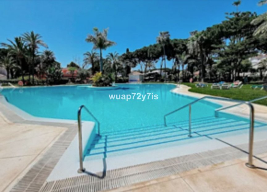 Resale - Apartment - Top Floor Apartment - Estepona - El Presidente