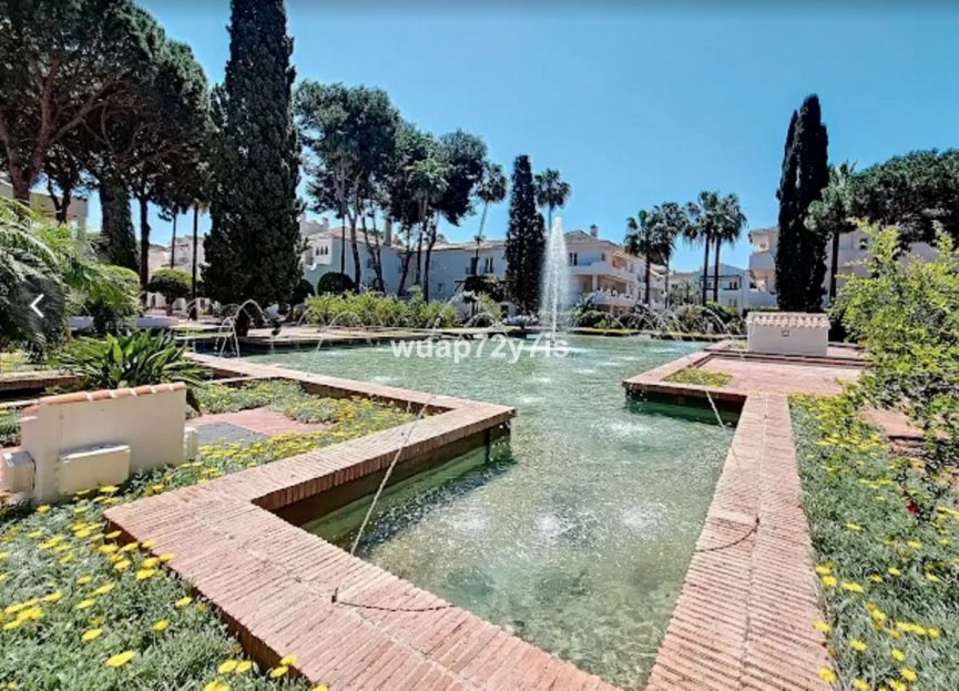 Resale - Apartment - Top Floor Apartment - Estepona - El Presidente