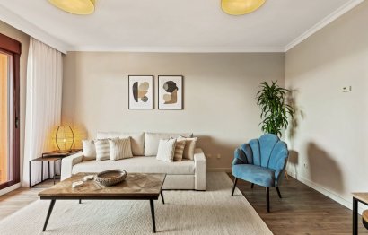 Resale - Apartment - Middle Floor Apartment - Benahavís - Benahavís Centro