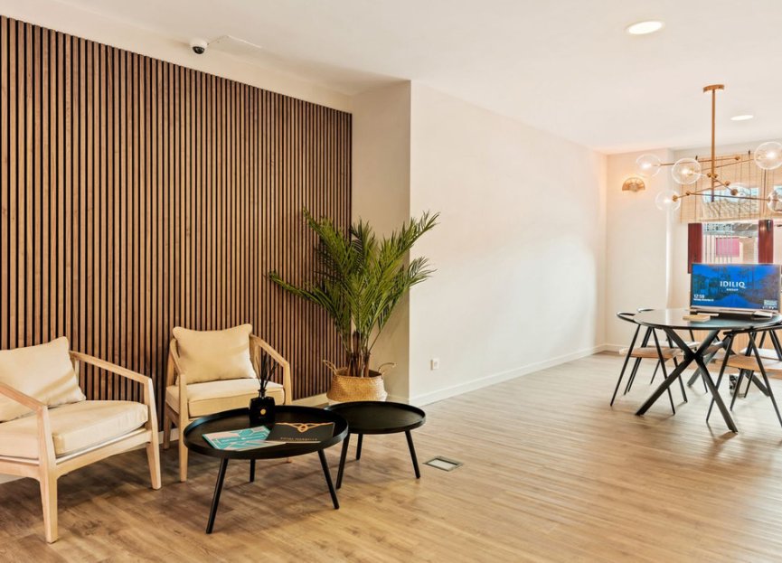 Resale - Apartment - Middle Floor Apartment - Benahavís - Benahavís Centro