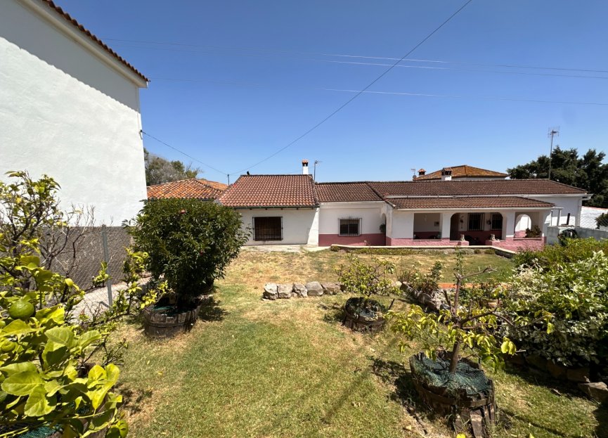 Resale - House - Detached Villa - Sotogrande