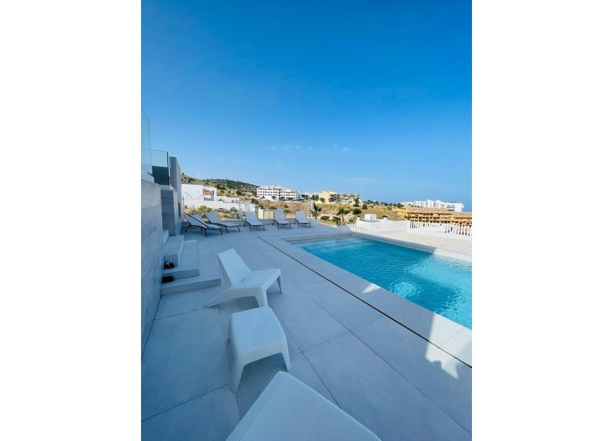 Resale - House - Detached Villa - Benalmádena - Benalmadena Centro