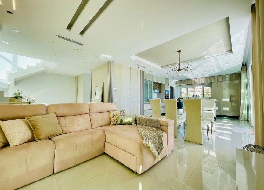 Resale - House - Detached Villa - Benalmádena - Benalmadena Centro