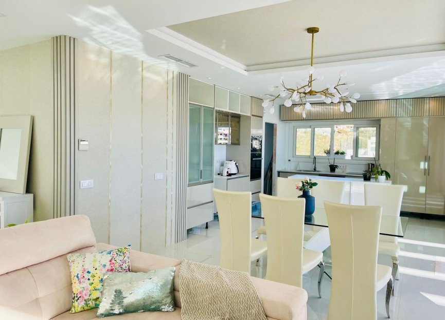 Resale - House - Detached Villa - Benalmádena - Benalmadena Centro