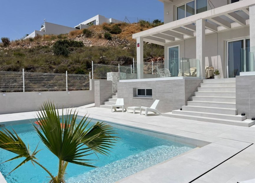 Resale - House - Detached Villa - Benalmádena - Benalmadena Centro