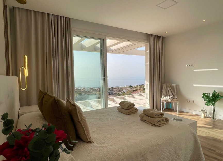 Resale - House - Detached Villa - Benalmádena - Benalmadena Centro