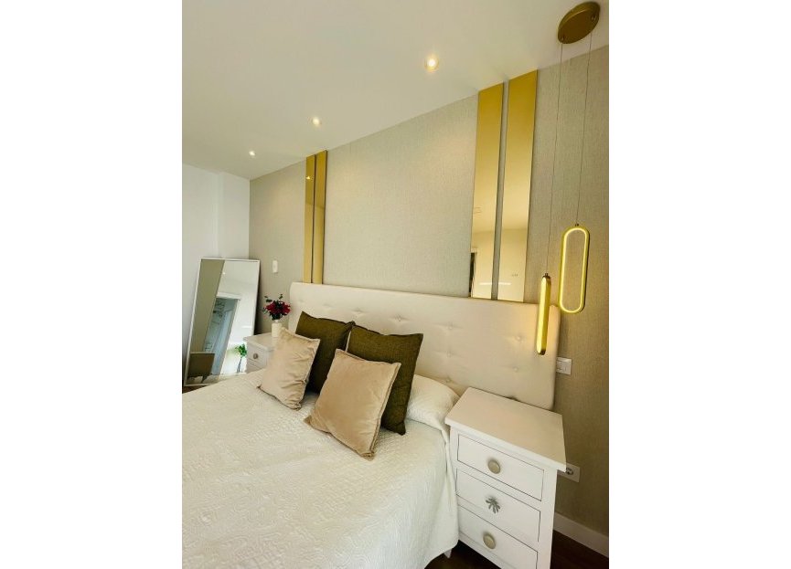 Resale - House - Detached Villa - Benalmádena - Benalmadena Centro