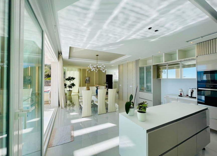 Resale - House - Detached Villa - Benalmádena - Benalmadena Centro