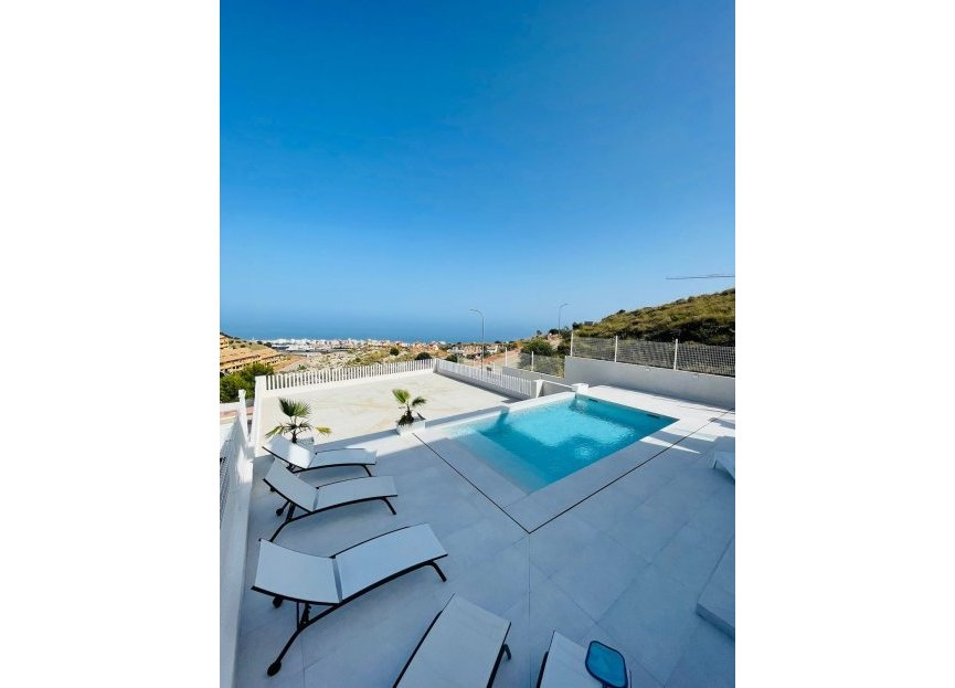 Resale - House - Detached Villa - Benalmádena - Benalmadena Centro