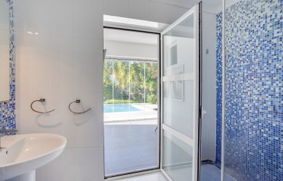 Resale - House - Detached Villa - Marbella - Elviria