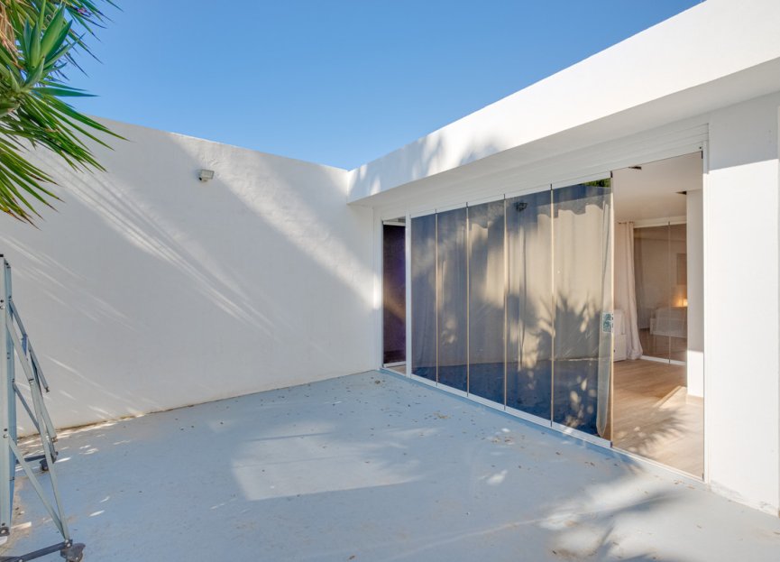 Resale - House - Detached Villa - Marbella - Elviria