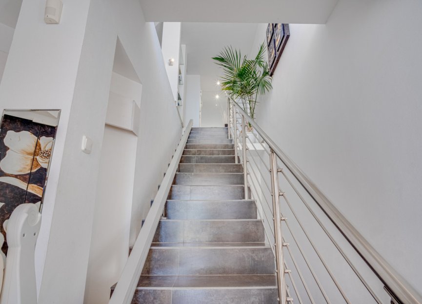 Resale - House - Detached Villa - Marbella - Elviria