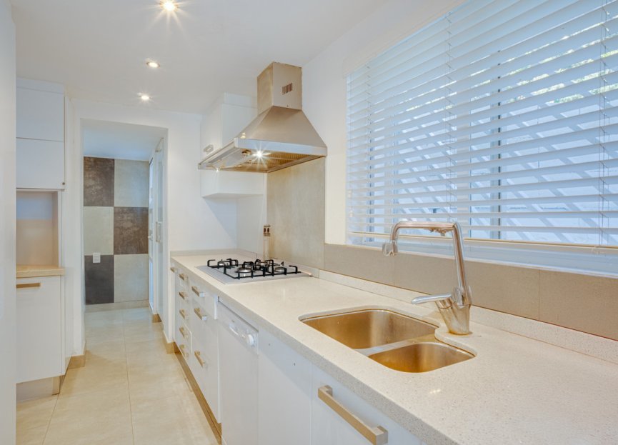 Resale - House - Detached Villa - Marbella - Elviria