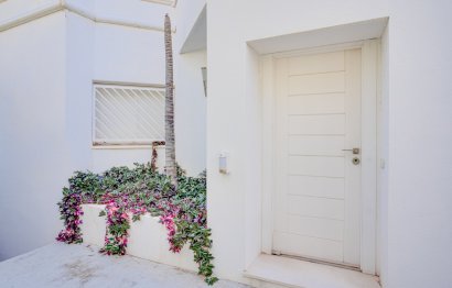 Resale - House - Detached Villa - Marbella - Elviria