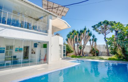 Resale - House - Detached Villa - Marbella - Elviria