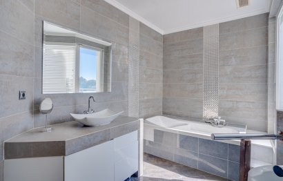 Resale - House - Detached Villa - Marbella - Elviria