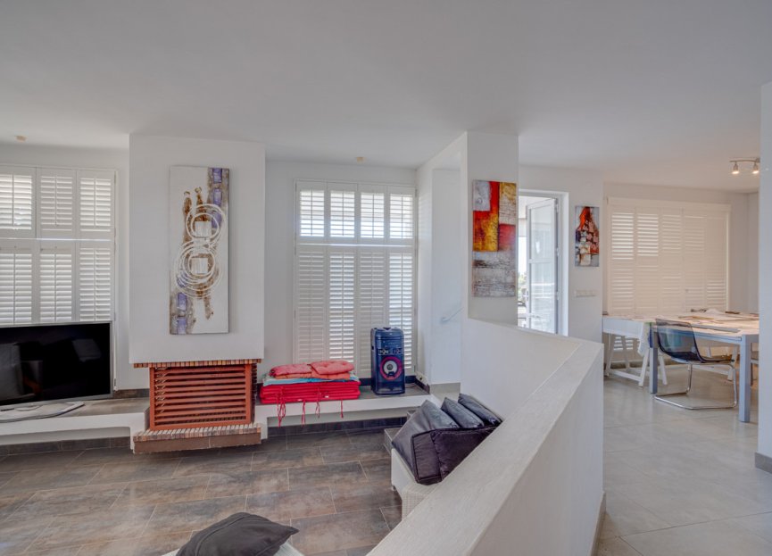 Resale - House - Detached Villa - Marbella - Elviria