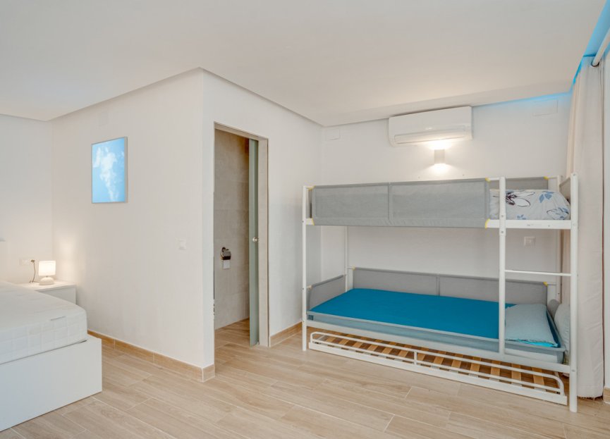 Resale - House - Detached Villa - Marbella - Elviria