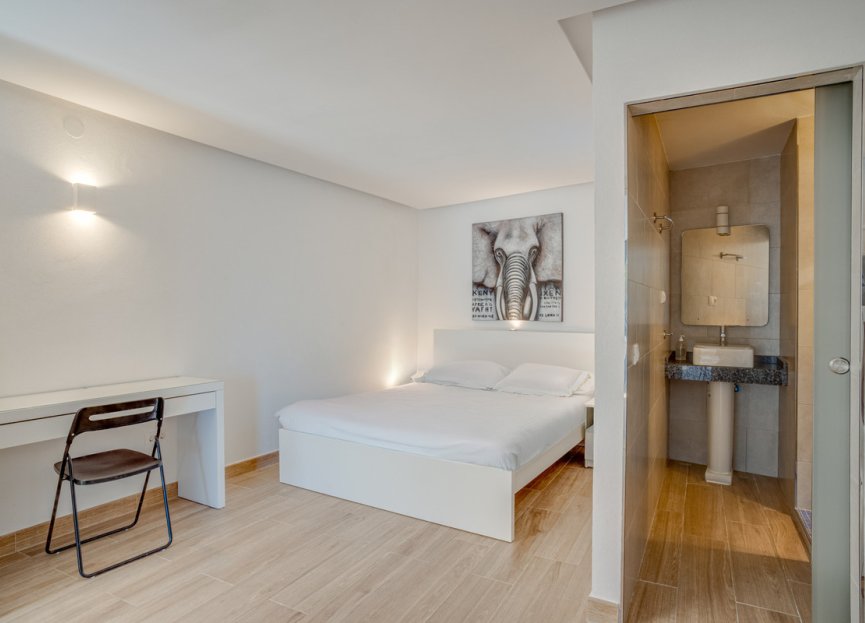 Resale - House - Detached Villa - Marbella - Elviria