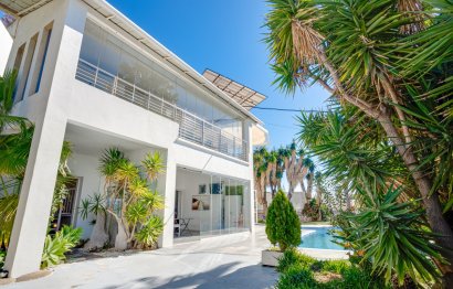 Resale - House - Detached Villa - Marbella - Elviria