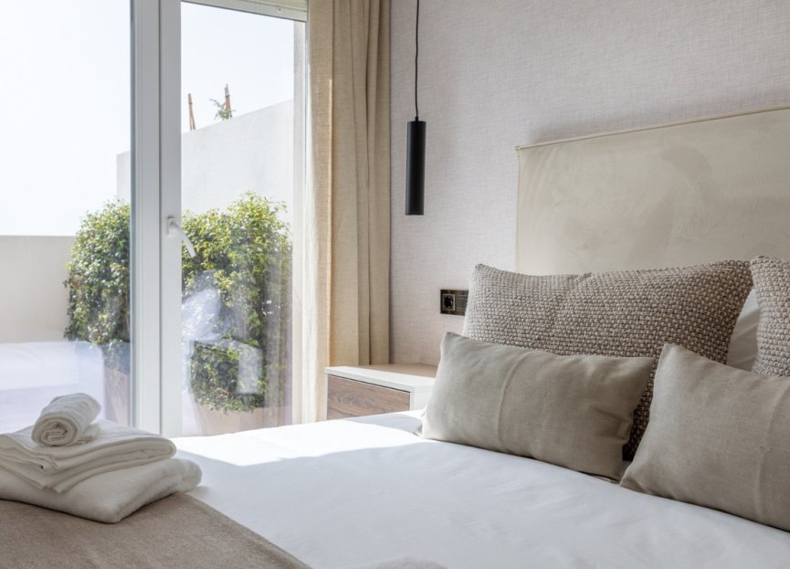 Resale - Apartment - Middle Floor Apartment - Marbella - Nueva Andalucia