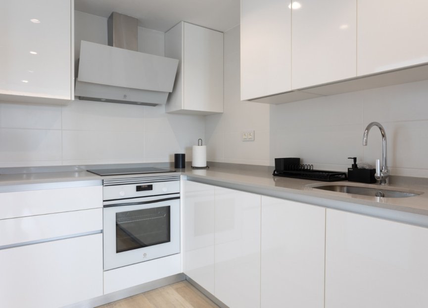 Resale - Apartment - Middle Floor Apartment - Marbella - Nueva Andalucia