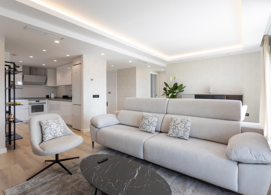 Resale - Apartment - Middle Floor Apartment - Marbella - Nueva Andalucia